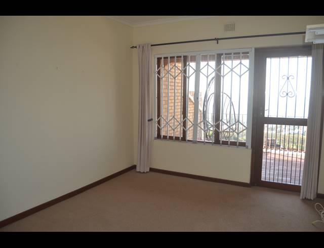 2 BEDROOM DUPLEX FOR SALE IN SCOTTBURGH CENTRAL